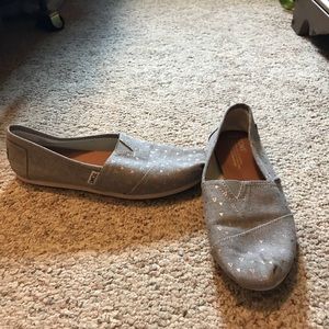 Toms slip on
